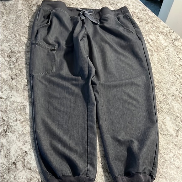 FIGS Scrub Jogger Pants - Picture 1 of 3